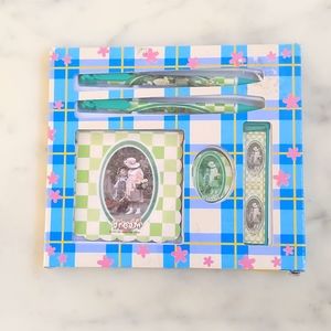 NWOT. Girl's Dream Stationery set.